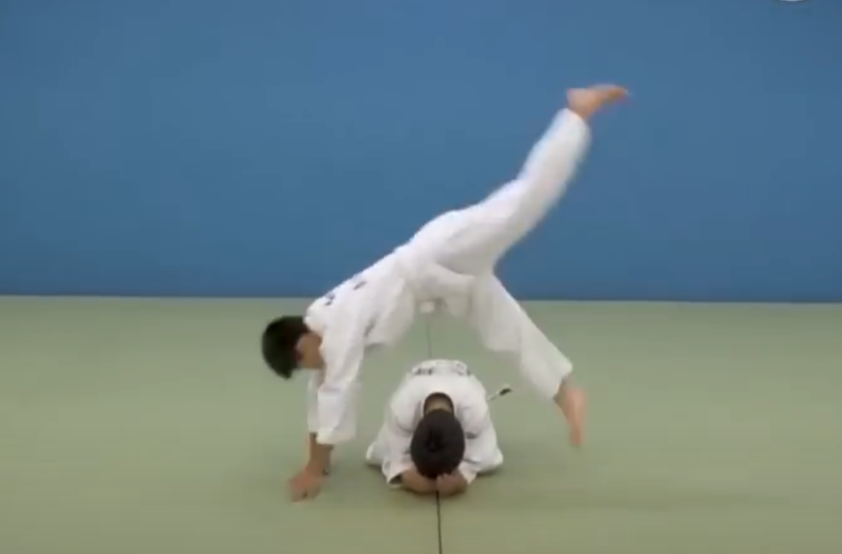 https://www.youtube.com/watch?v=FhwV1BjPYJQ